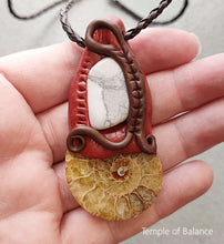 Load image into Gallery viewer, Pendant - howlite with AMMONITE