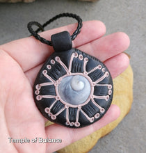 Load image into Gallery viewer, Pendant - TASMANIAN SHELL mandala style