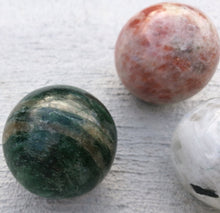Load image into Gallery viewer, Crystal - Four piece sphere collection