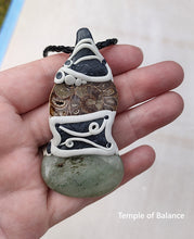 Load image into Gallery viewer, Pendant - Ammonite with green aventurine
