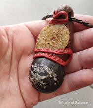 Load image into Gallery viewer, Pendant - chrysanthemum stone with AMMONITE
