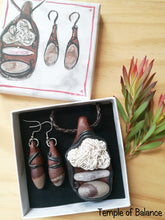 Load image into Gallery viewer, Shiva Lingam Box Set - Pendant &amp; earrings
